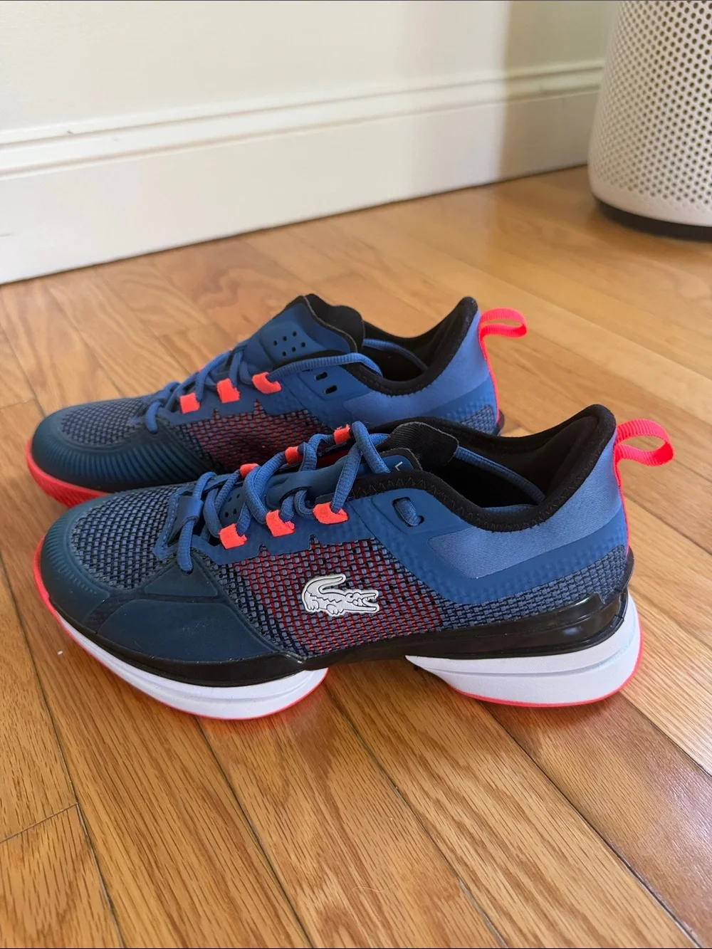 Lacoste Women’s Tennis Shoes – Size 9 – Brand New/Unworn – Moving Sale